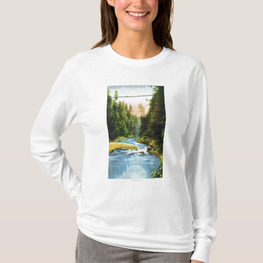 Uitzicht van Capilano Suspension Bridge # 2 T-shirt (Voorkant)