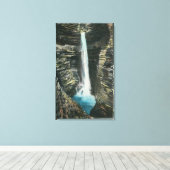Uitzicht van Cavern Cascade Canvas Afdruk (Insitu (Houten vloer))