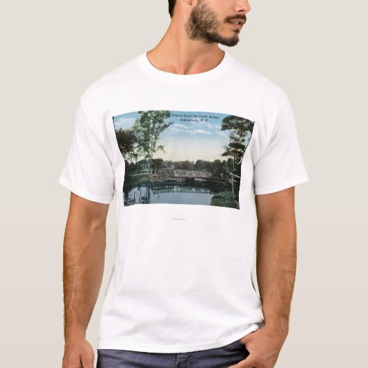 Uitzicht van Central Park Creek Bridge T-shirt (Voorkant)
