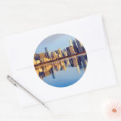 Uitzicht van Chicago skyline met reflectie Ronde Sticker (Envelop)