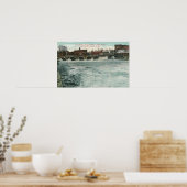 Uitzicht van Court Street Bridge met hoge tonen Poster (Keuken)