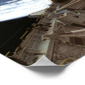 Uitzicht van de aarde van Space Shuttle Columbia Poster (Hoek)