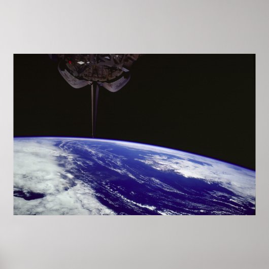 Uitzicht van de aarde van Space Shuttle Discovery Poster (Voorkant)
