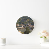 Uitzicht van de Alte Brucke of de Old Bridge Ronde Klok (Huis)