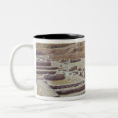 Uitzicht van de archeologische vindplaats, 1450-12 tweekleurige koffiemok (Links)