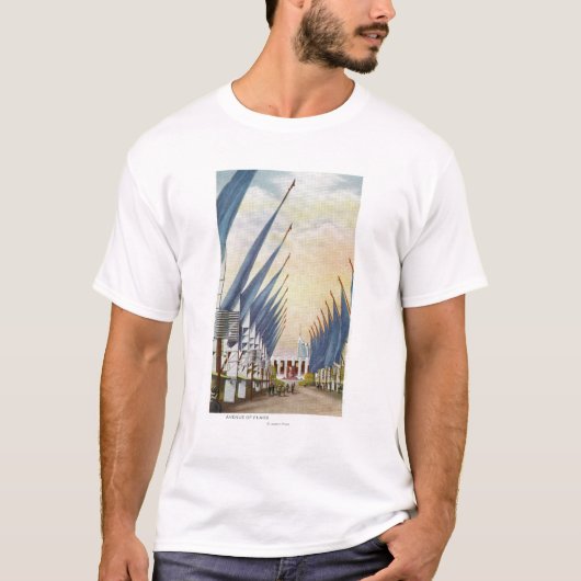 Uitzicht van de Avenue of Flags, Wereldbeurs 1934 T-shirt (Voorkant)