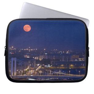 Uitzicht van de Basis van de Visserij naast Matyas Laptop Sleeve