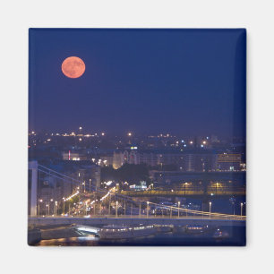 Uitzicht van de Basis van de Visserij naast Matyas Magneet