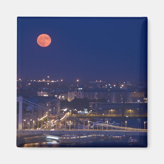 Uitzicht van de Basis van de Visserij naast Matyas Magneet (Voorkant)