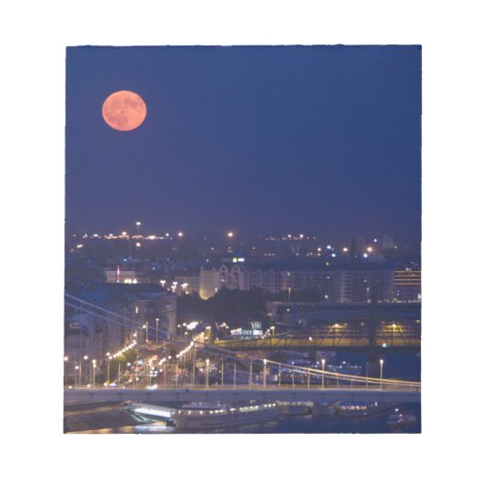 Uitzicht van de Basis van de Visserij naast Matyas Notitieblok (Voorkant)