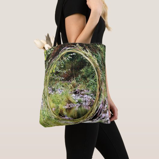 Uitzicht van de beek.... tote bag (Dichtbij)