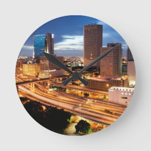 Uitzicht van de binnenstad ronde klok