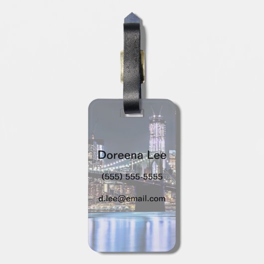 Uitzicht van de Brooklyn bridge-reflectie in New Y Bagagelabel (Achterkant verticaal)