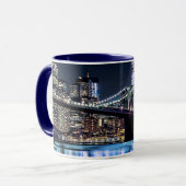 Uitzicht van de Brooklyn bridge-reflectie in New Y Mok (Voorkant links)