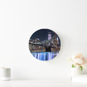Uitzicht van de Brooklyn bridge-reflectie in New Y Ronde Klok (Huis)