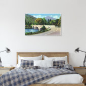 Uitzicht van de brug over de Deerfield Canvas Afdruk (Insitu (Slaapkamer))