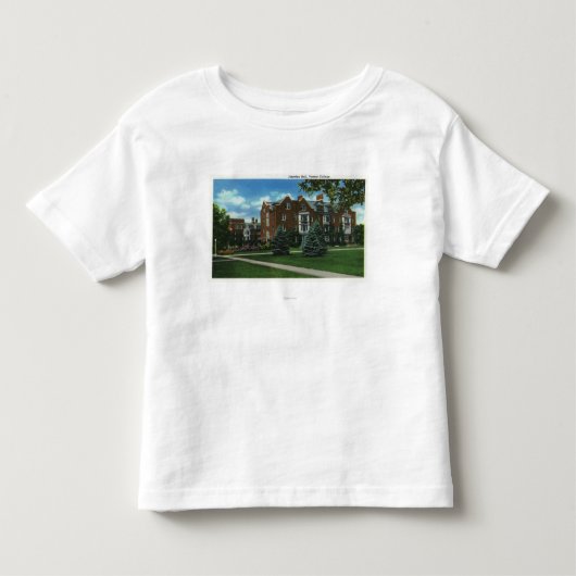 Uitzicht van de buitenzijde van Josselyn Hall, Vas Kinder Shirts (Voorkant)