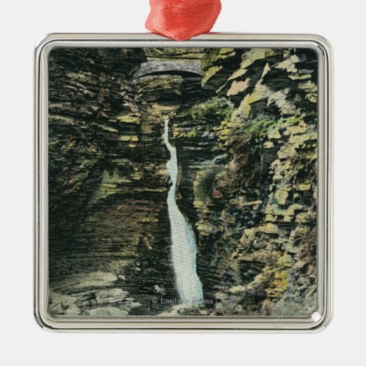 Uitzicht van de centrale cascade metalen ornament (Voorkant)