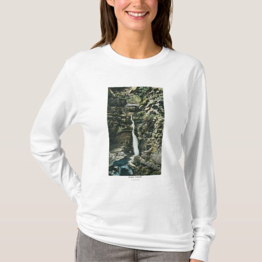 Uitzicht van de centrale cascade t-shirt (Voorkant)