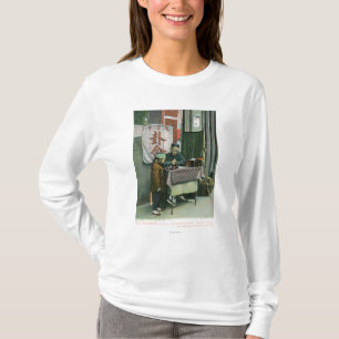 Uitzicht van de Chinese Fortune Teller op bureau T-shirt
