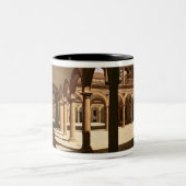 Uitzicht van de galerij tweekleurige koffiemok (Center)