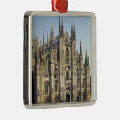 Uitzicht van de gevel, begonnen 1386 metalen ornament (Rechts)