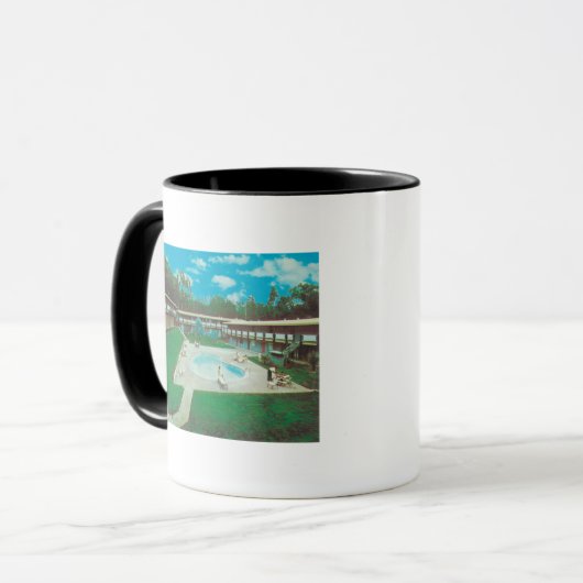 Uitzicht van de Golden-T-shirt Mok (Voorkant links)