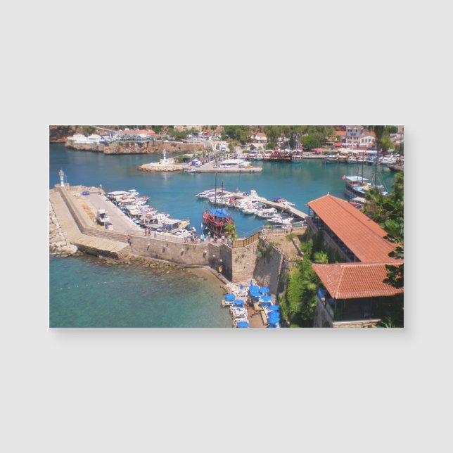 Uitzicht van de haven, strand Mermerly in Antalya (Voorkant)