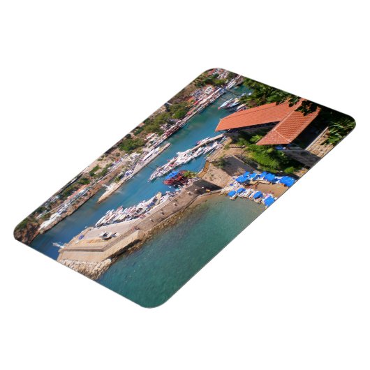 Uitzicht van de haven, strand Mermerly in Antalya  Magneet (Linkerzijde)