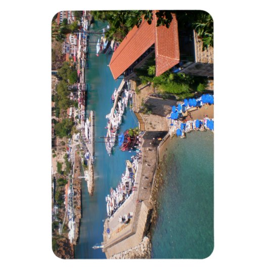 Uitzicht van de haven, strand Mermerly in Antalya  Magneet (Verticaal)