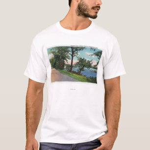 Uitzicht van de Lakeside Drive langs het Chautauqu T-shirt