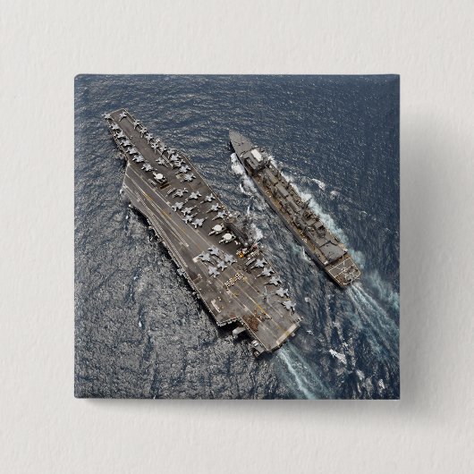 Uitzicht van de luchtvervoerder van vliegtuig USS  Vierkante Button 5,1 Cm (Voorkant)