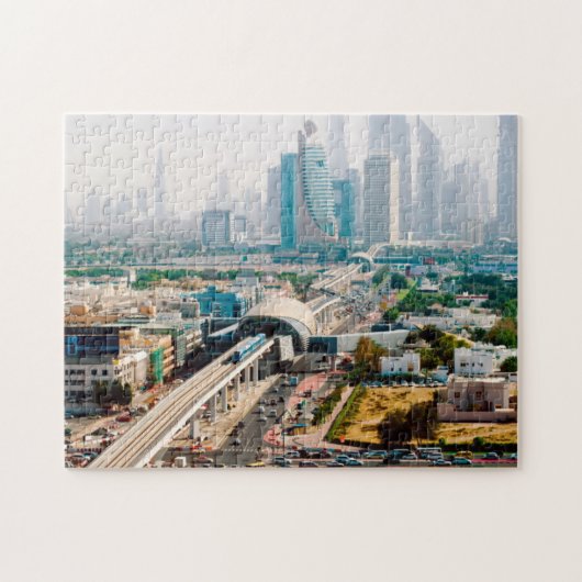 Uitzicht van de metrolijn en de wolkenkrabbers in legpuzzel (Horizontaal)