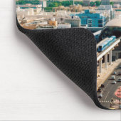 Uitzicht van de metrolijn en de wolkenkrabbers in  muismat (Hoek)