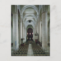 Uitzicht van de nave, naar het altaar gericht