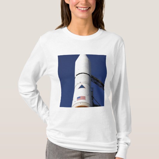 Uitzicht van de neuskegel van de delta IV-raket T-shirt (Voorkant)
