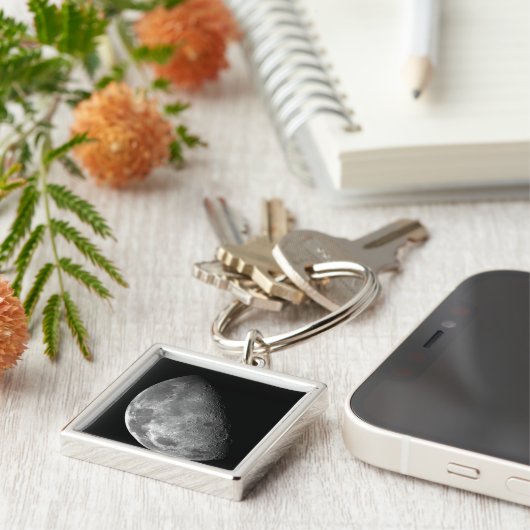 Uitzicht van de noordpool van de maan sleutelhanger (Zijkant)