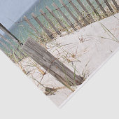 Uitzicht van de oceaan door het strandhek tissuepapier (Detail)