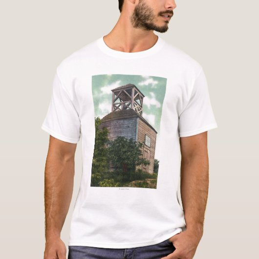 Uitzicht van de oude Belfry T-shirt (Voorkant)