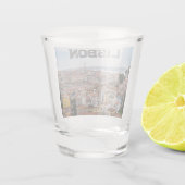 Uitzicht van de oude stad Lissabon en 25 april bru Shot Glas (Achterkant)