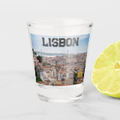 Uitzicht van de oude stad Lissabon en 25 april bru Shot Glas (Voorkant)