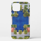 Uitzicht van de pool omringd door palmbomen Case-Mate iPhone case (Achterkant)