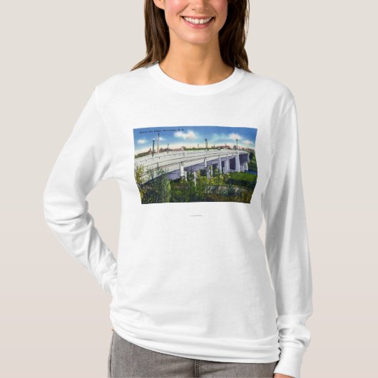 Uitzicht van de Queen City Bridge T-shirt (Voorkant)