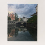 Uitzicht van de rivier de Ljubljana Slovenië Foto Legpuzzel<br><div class="desc">Een koud uitzicht van Old Town Ljubljana,  Slovenië,  nam zonsondergang uit de rivier om de prachtige reflecties in het water op te vangen.</div>