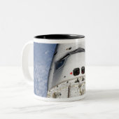 Uitzicht van de ruimteluchthut van Endeavor Tweekleurige Koffiemok (Voorkant links)