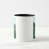 Uitzicht van de Sacramento-rivier de Canyon op SP Mok (Midden)