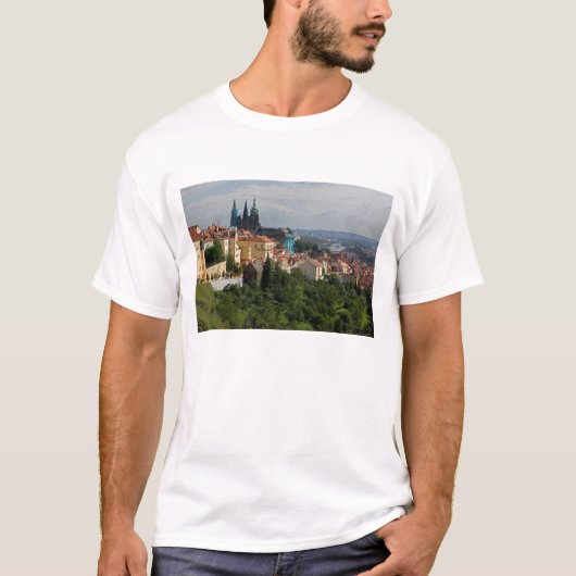 Uitzicht van de Sint-Vituskathedraal, Praag, Tsjec T-shirt (Voorkant)
