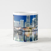 Uitzicht van de skyline met reflectie in water, Mi Grote Koffiekop (Voorkant)