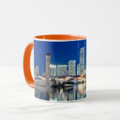 Uitzicht van de skyline met reflectie in water, Mi Mok (Voorkant links)