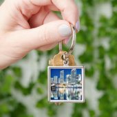Uitzicht van de skyline met reflectie in water, Mi Sleutelhanger (Hand)